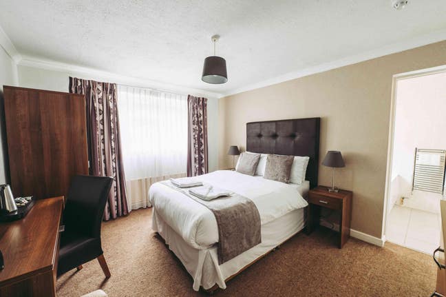 Double Room Available Near Bridgwater J23 Main Photo