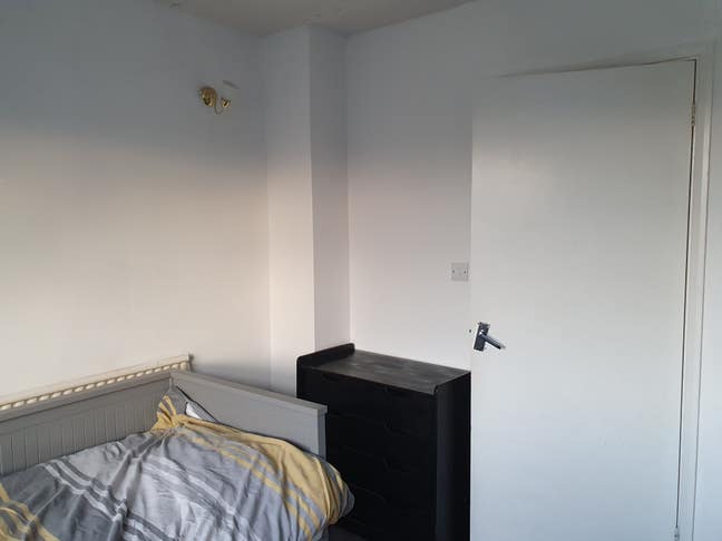 Room to rent Rosehill Main Photo