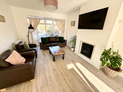 🌟 Spacious House in Drayton Near QA 🌟 Main Photo