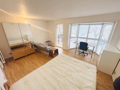 Huge Studio Sized Room in Spacious House! 🏡 Main Photo