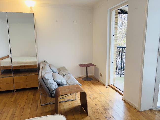 Huge Studio Sized Room in Spacious House! 🏡 Main Photo