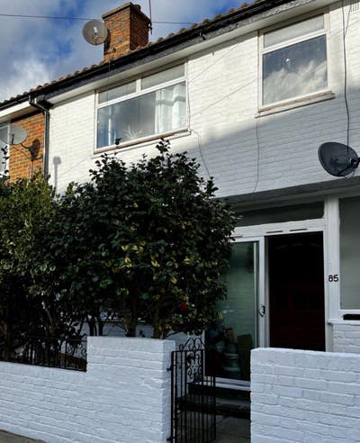 Double room in friendly Putney house share  Main Photo