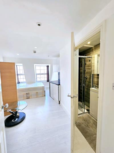 Furnished: Double Ensuite Room: All Bills Inc Main Photo