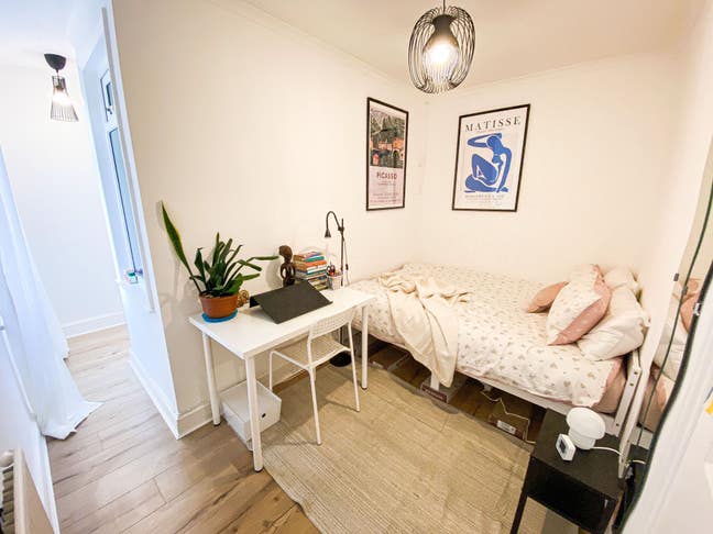 Bright Double Room 15-Min Walk to Watford Junction Main Photo