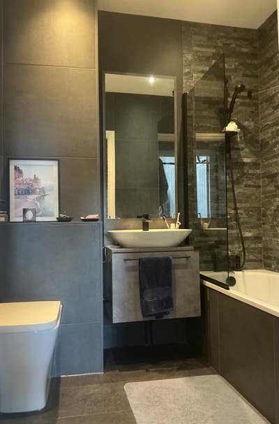 Kingsize bedroom, ensuite, gym, swimming pool, spa Main Photo