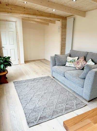 Self contained studio w/garden & parking Main Photo
