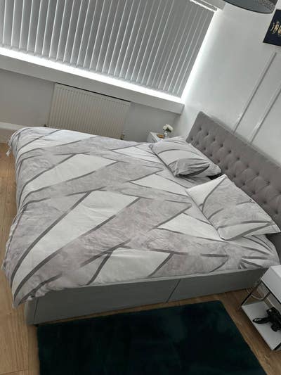 2 Rooms in a Flat Main Photo