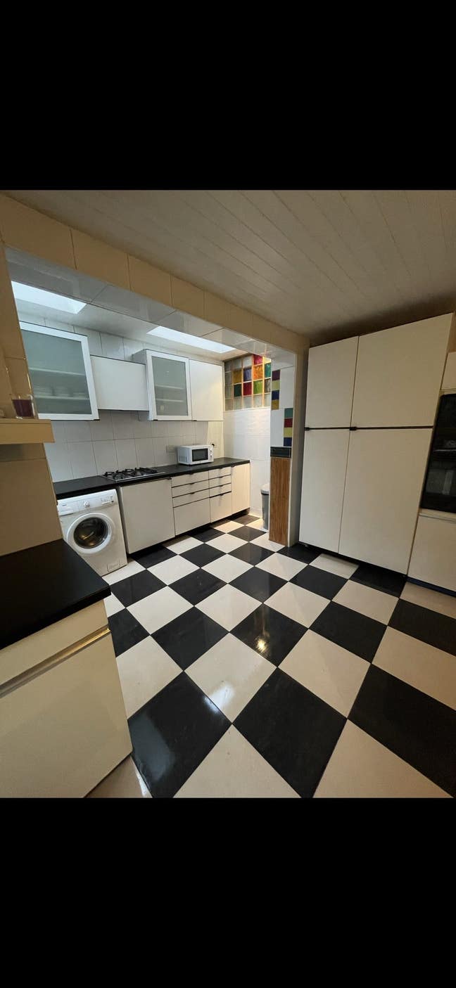 Victorian Garden House Main Photo