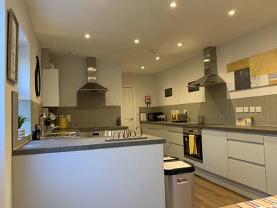 The Room you have been waiting for! - Foxhall Road Main Photo