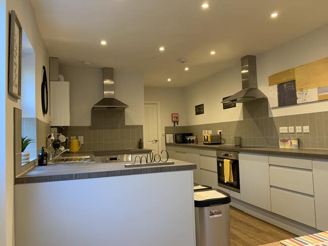 The Room you have been waiting for! - Foxhall Road Main Photo