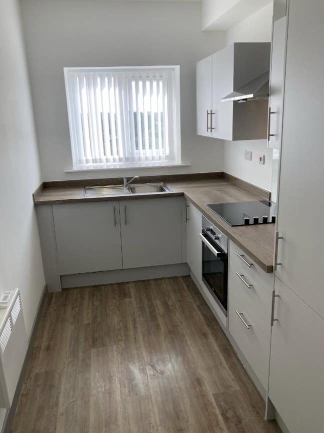 *Furnished 1-Bed Flatshare close to Leasowe Statio Main Photo