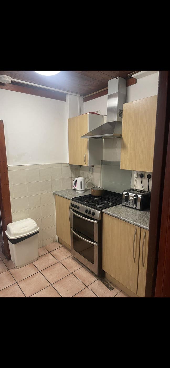 Double Room Leyton  Main Photo