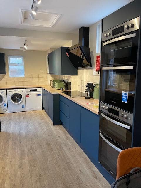 Work+Life Rooms-Brand New for Professionals Main Photo