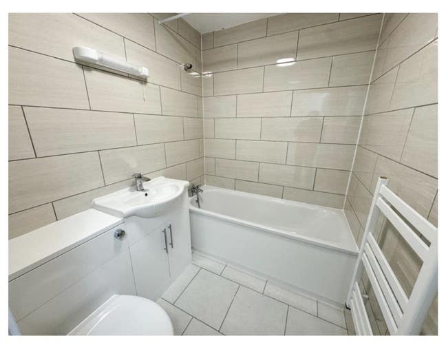 1 Bedroom, Private Bathroom. Main Photo