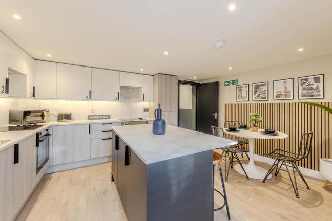 WOW! Stunning Brand New House 💥 Prime Location💥 Main Photo