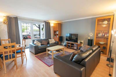  d/bed/private b/room, in 2 bed flat, Surrey Quays Main Photo