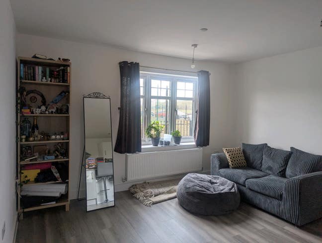 Lovely double bed ensuite room Main Photo