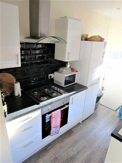 Room to rent in Heaton  Main Photo