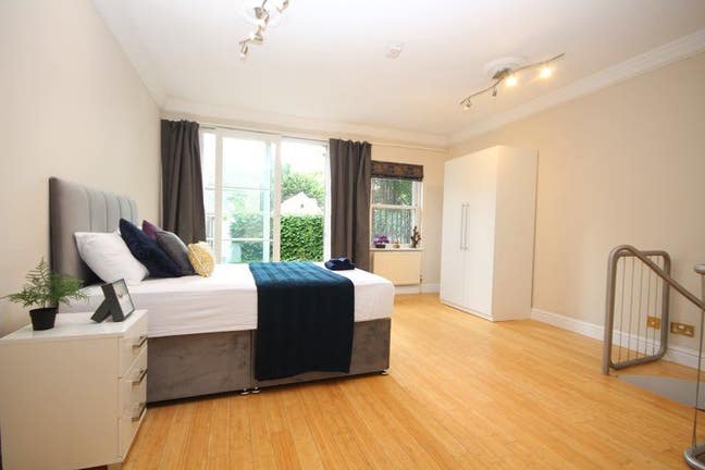 🏡Beautiful Double with Office Room! W5🏡 Main Photo
