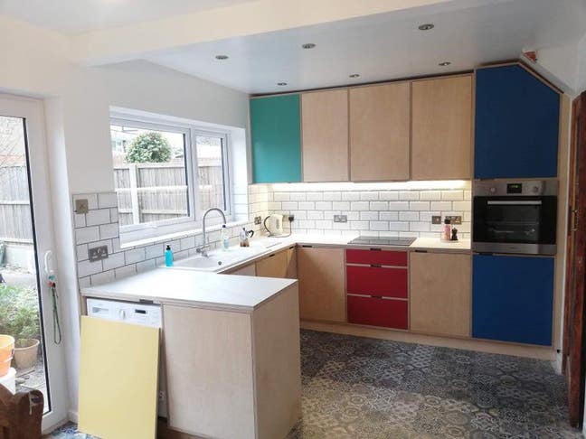 Lovely Lockleaze 3bed house for couple/family/2ppl Main Photo