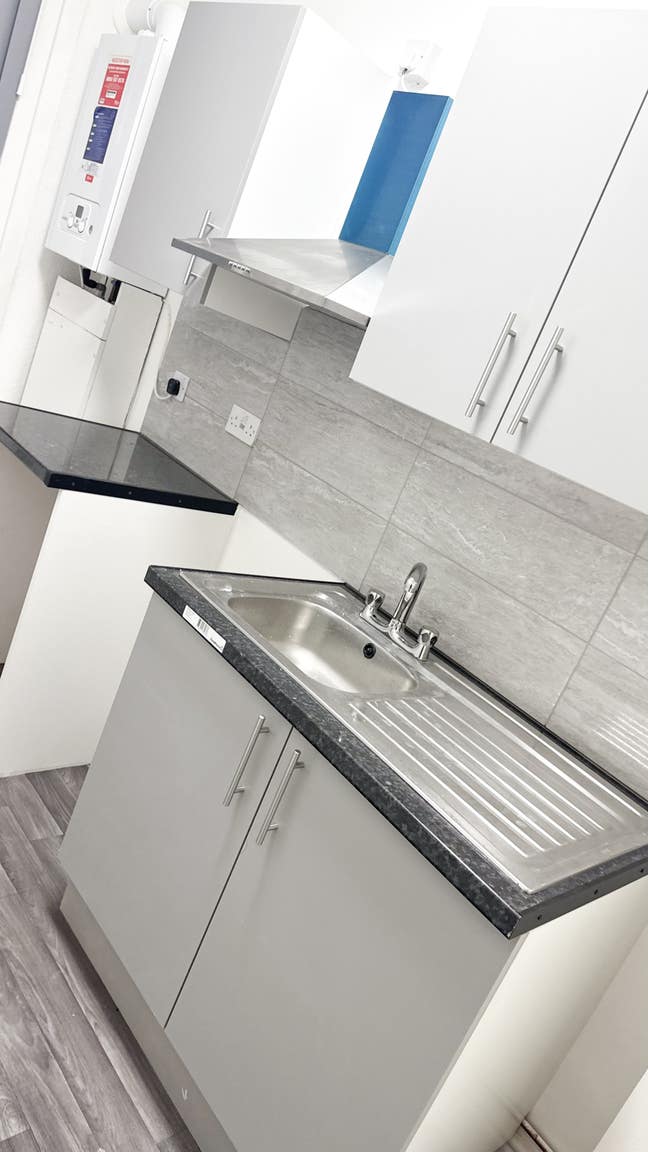 2 Bed Apartment All Bills Included Available Asap Main Photo