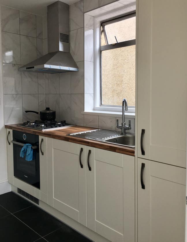 A Double room near city centre is available soon  Main Photo