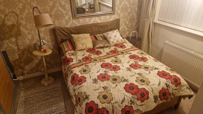 Double Room close to High Street Main Photo