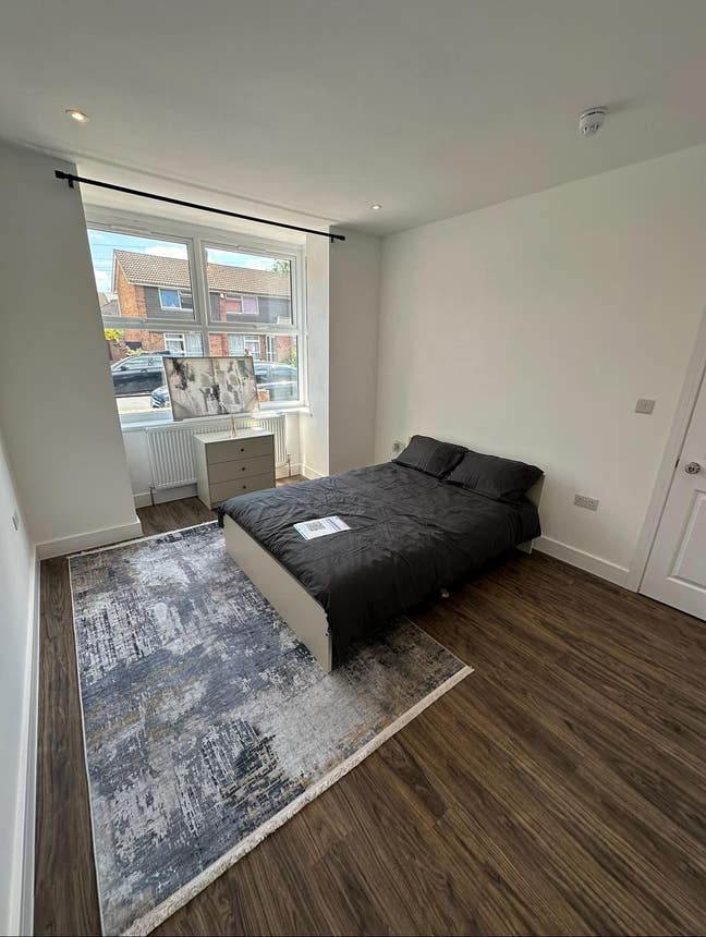 Large Modern Room • EN3 6HG 🏡✨   Main Photo