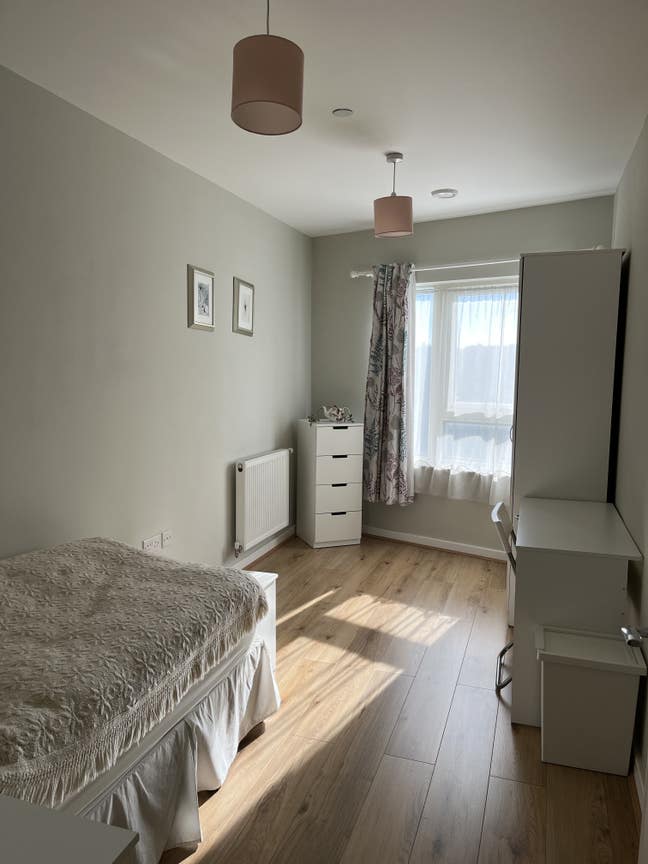 Lovely Spacious Single Room  Main Photo