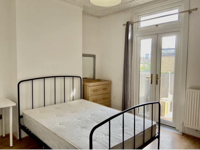 BD room in house share,  2 mins walk to wood green Main Photo