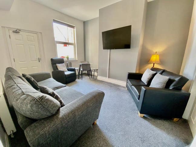 New 5 Bed Property - Perfect Location Main Photo