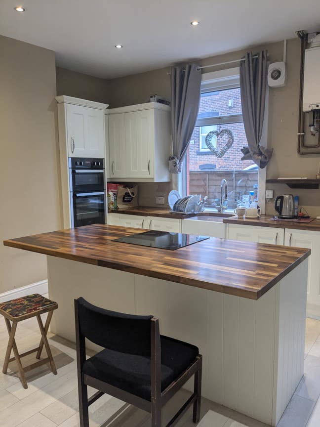 💥Room in Armley bills included 👀 Main Photo