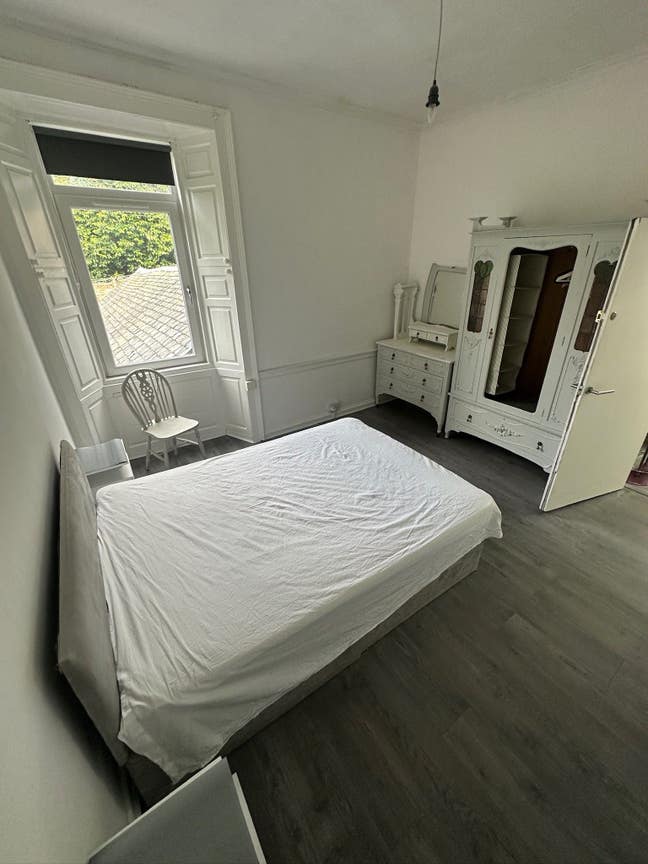 Double Bedroom Dunfermline Town Centre Maisonette  Main Photo