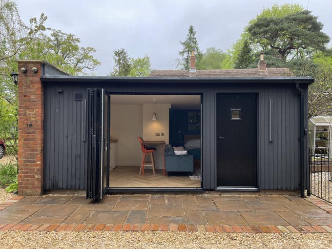  Studio Apt Professional Contractor Short Term  Main Photo