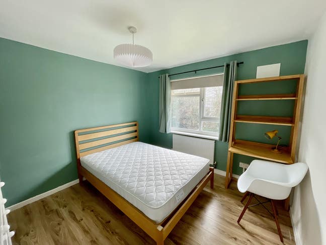 Lovely Double Room - City Walls Flatshare Main Photo