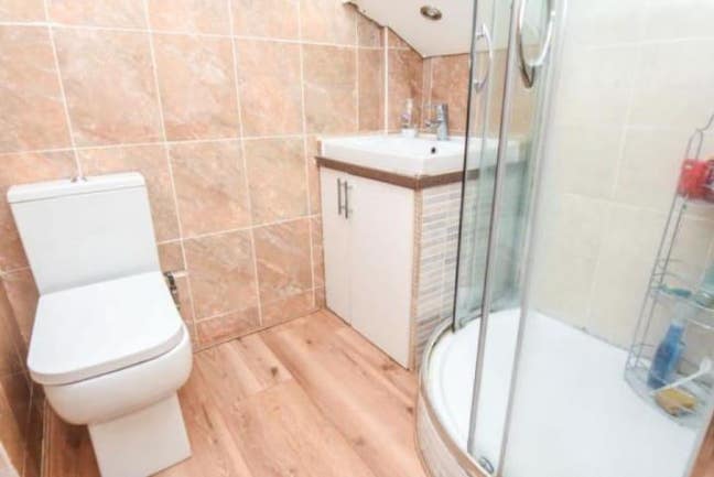 One Single and One Double Room to Rent  Main Photo