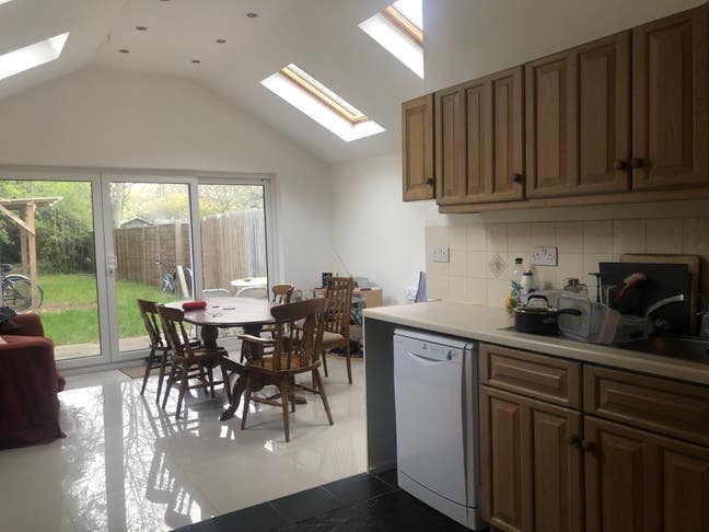 Large Double Room (Cherry Hinton Road)  Main Photo