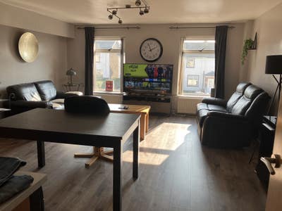 Flat room to let Main Photo