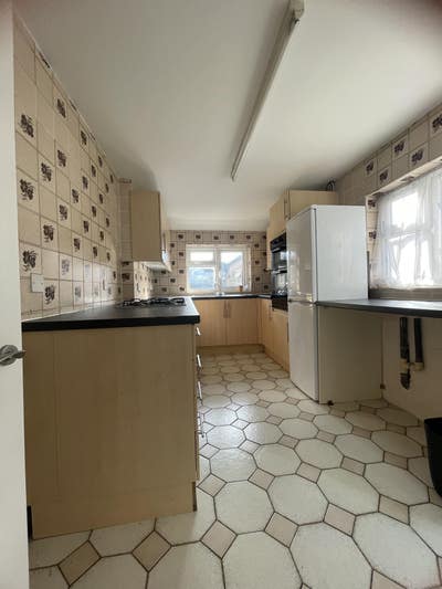 Semi-Detached Home with Large Garden Main Photo