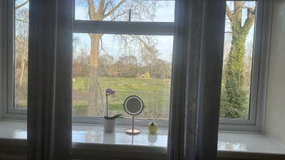 Lovely medium room in good area  Main Photo