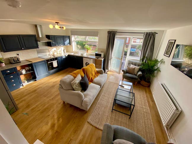 Large room in friendly houseshare Main Photo