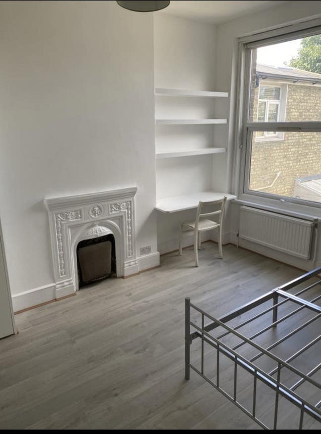 Large double room in excellent location Main Photo