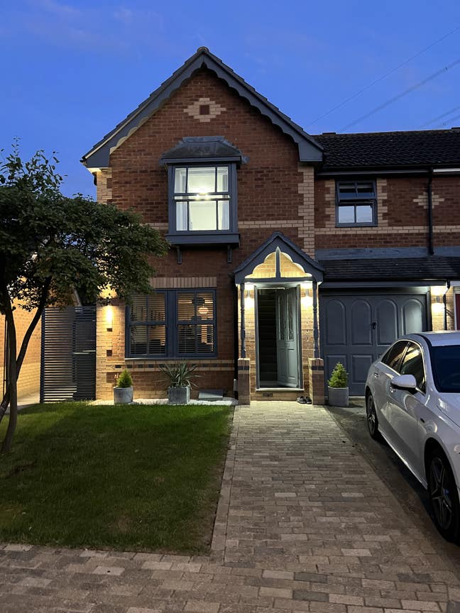 Stunning newly refurbished Home 🏠  Main Photo
