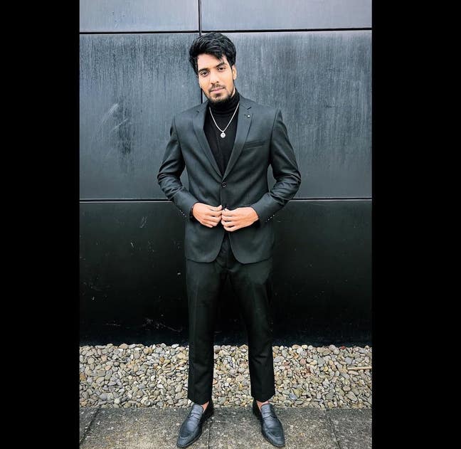 Young professional looking for flat share/Buddy up Main Photo