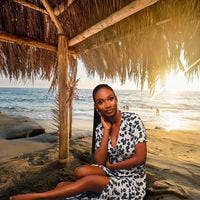 I am a professional female aged 32. I am look... Main Photo