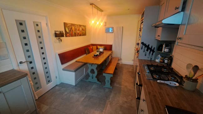 Room in Battersea House with Great Amenities Main Photo