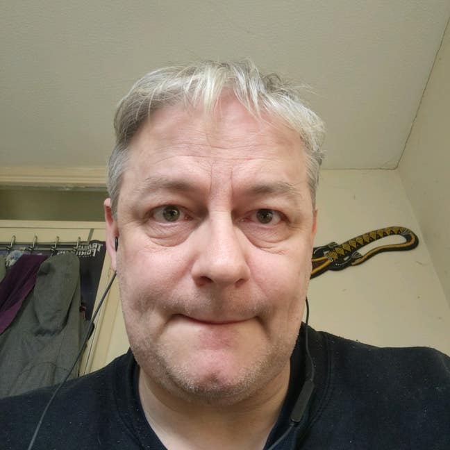 Hi my name is Lee.... Main Photo