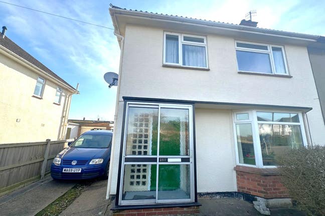 Available NOW! - 4 Rooms - Oldbury Road Main Photo