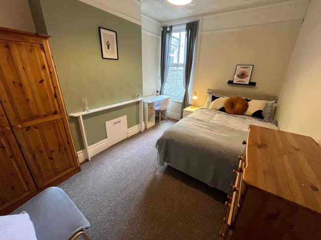 👌Double Rooms + a 5 min walk to Gunwharf Quays!  Main Photo