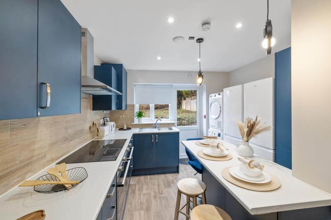 ‼Luxurious newly built rooms in Strood Main Photo